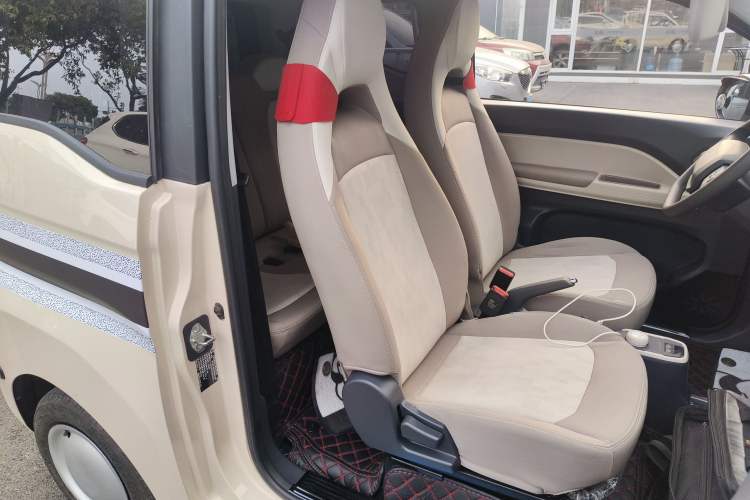 Used Chery QQ Ice Cream 2024 Edition Youth Version 205km Sundae Right Front Seat
