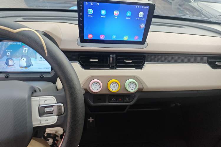 Used Chery QQ Ice Cream 2024 Edition Youth Version 205km Sundae Audio And AC Panel