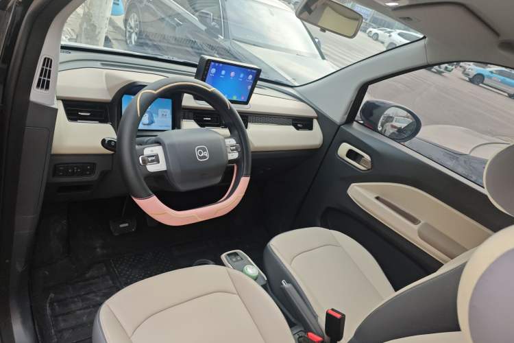 Used Chery QQ Ice Cream 2024 Edition Youth Version 205km Sundae Center Console
