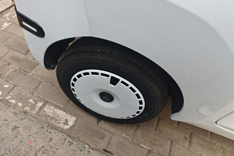 Used Chery QQ Ice Cream 2024 Edition Youth Version 205km Sundae Right Rear Wheel Hub
