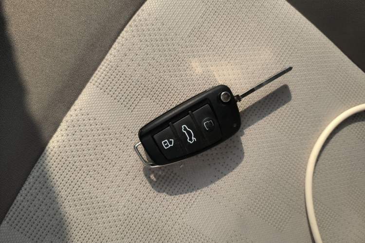 Used Chery QQ Ice Cream 2024 120km Milkshake Vehicle Key