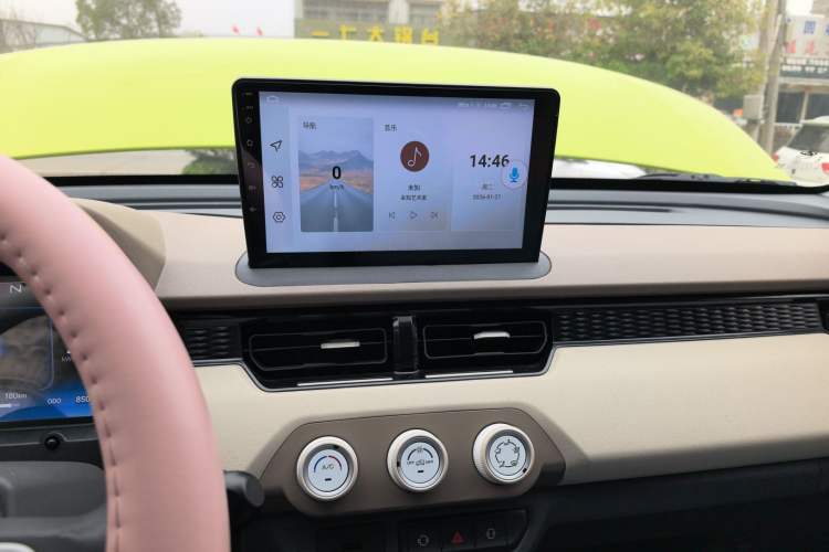 Used Chery QQ Ice Cream 2024 Edition Youth Version 205km Sundae Audio And AC Panel