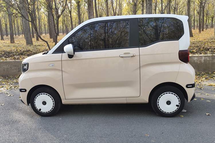 Used Chery QQ Ice Cream 2024 205km Sundae Exterior 3