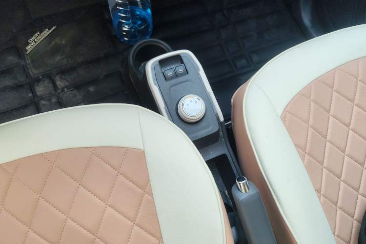 Used Chery QQ Ice Cream 2024 205km Sundae Gear Lever