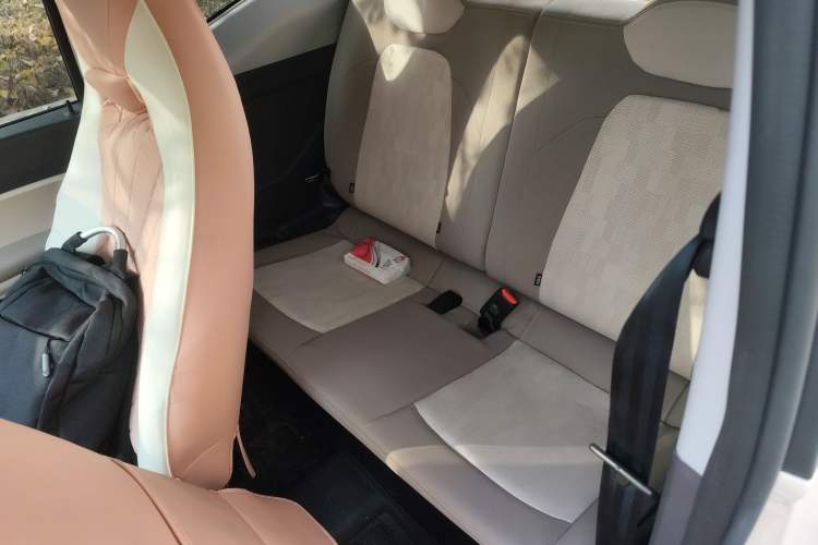 Used Chery QQ Ice Cream 2024 205km Sundae Interior 4