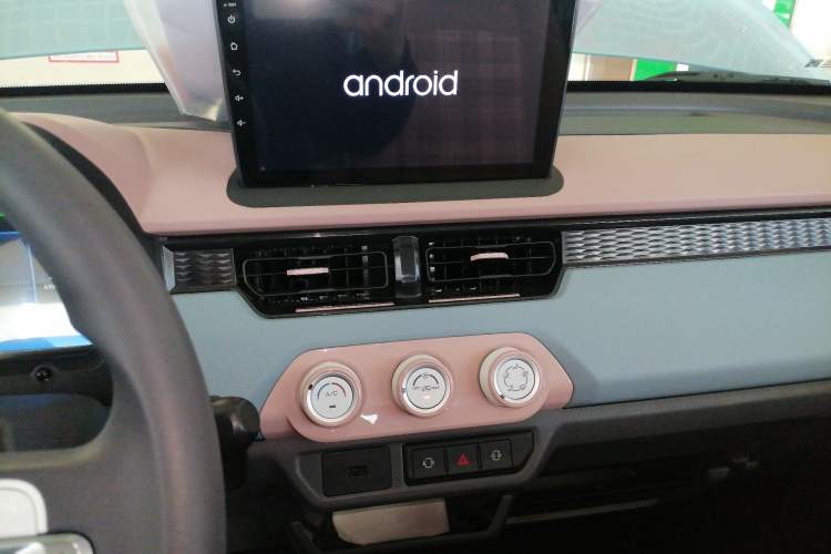 Used Chery QQ Ice Cream 2025 205km Qi Energy Version Audio And AC Panel