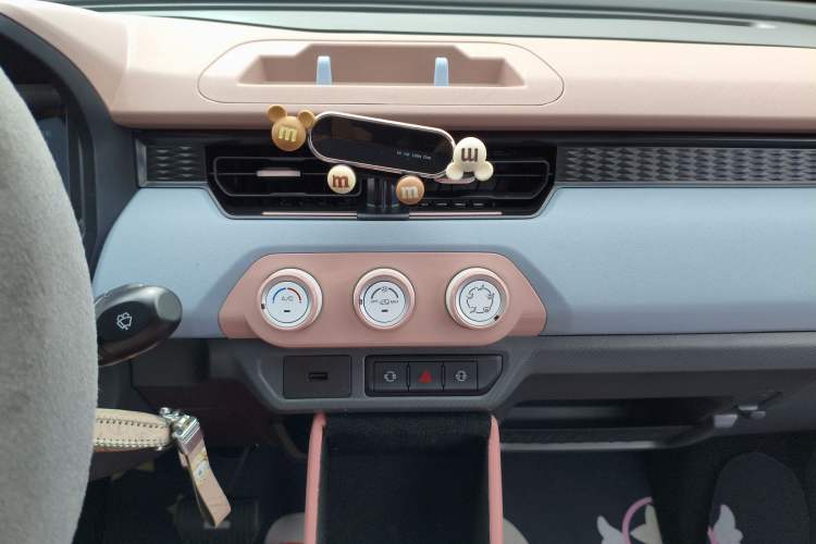 Used Chery QQ Ice Cream 2025 155km Sundae Edition Audio And AC Panel