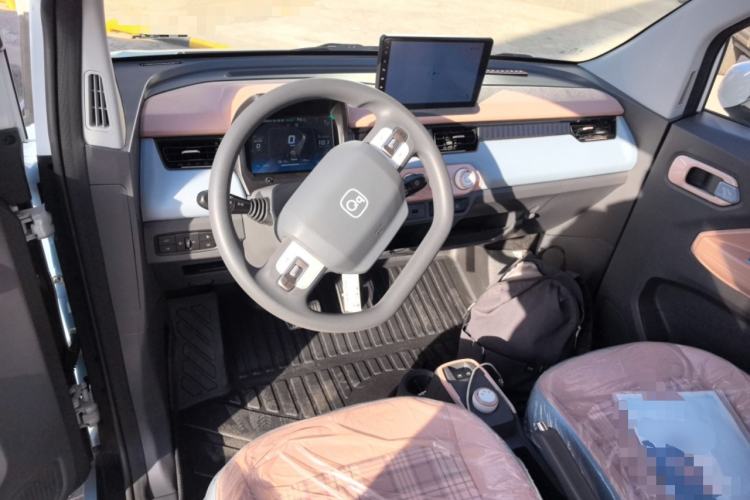 Used Chery QQ Ice Cream 2025 205km Qi Energy Version Center Console