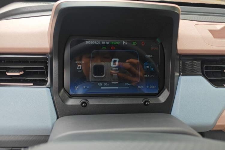 Used Chery QQ Ice Cream 2025 155km Sundae Edition Odometer Close Up