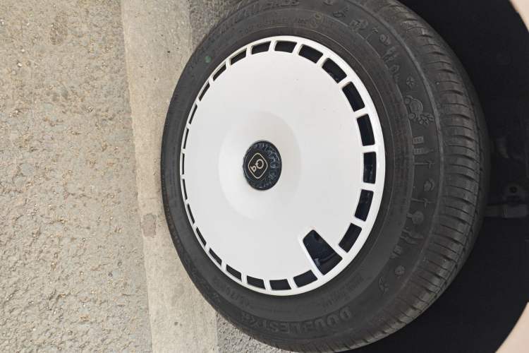 Used Chery QQ Ice Cream 2025 155km Sundae Edition Right Front Wheel Hub