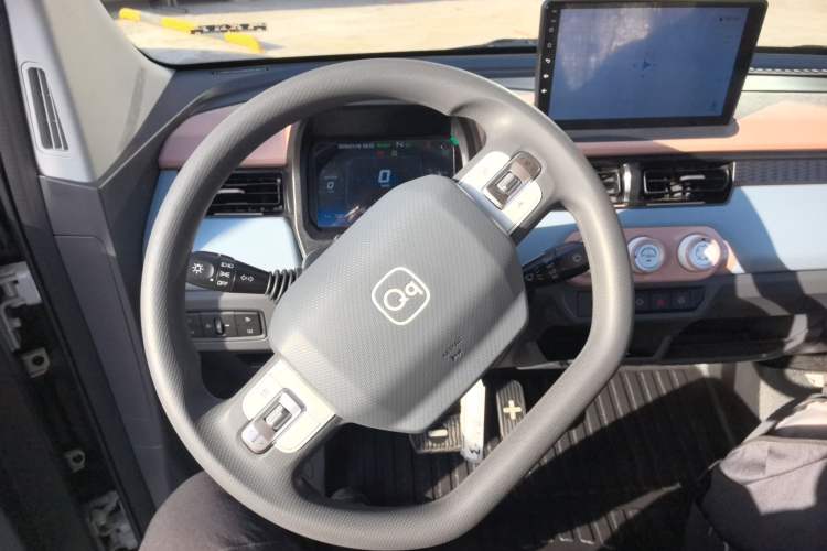 Used Chery QQ Ice Cream 2025 205km Qi Energy Version Steering Wheel