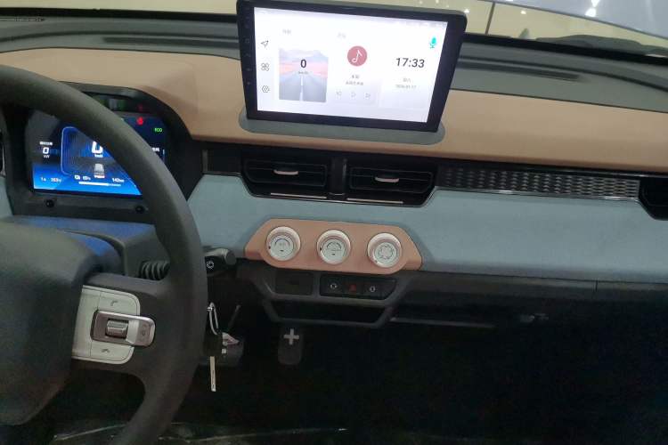 Used Chery QQ Ice Cream 2025 205km Qi Energy Version Audio And AC Panel