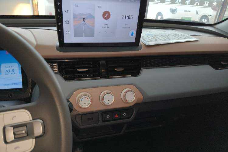 Used Chery QQ Ice Cream 2025 205km Qi Energy Version Audio And AC Panel