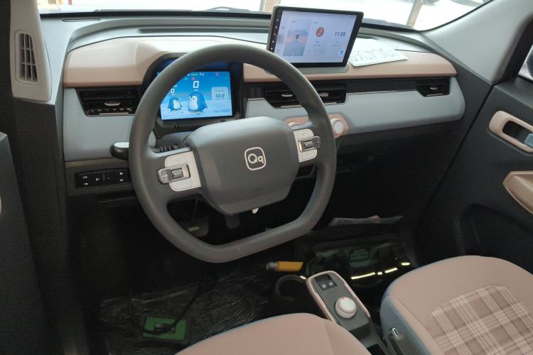 Used Chery QQ Ice Cream 2025 205km Qi Energy Version Center Console