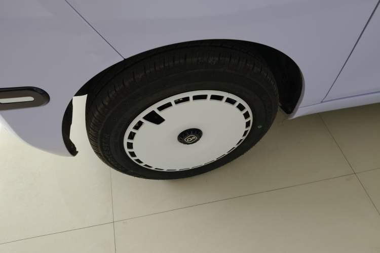 Used Chery QQ Ice Cream 2025 205km Qi Energy Version Exterior 4