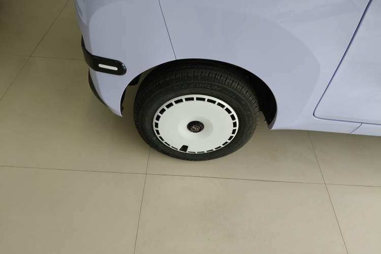 Used Chery QQ Ice Cream 2025 205km Qi Energy Version Exterior 5