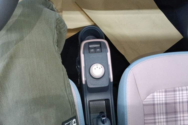 Used Chery QQ Ice Cream 2025 155km Sundae Edition Gear Lever