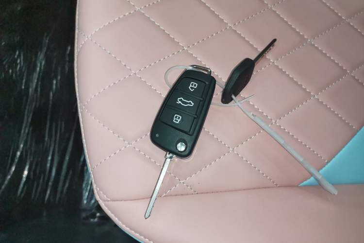 Used Chery QQ Ice Cream 2025 205km Qi Energy Version Interior 1