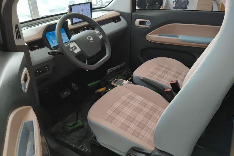 Used Chery QQ Ice Cream 2025 205km Qi Energy Version Left Front Seat