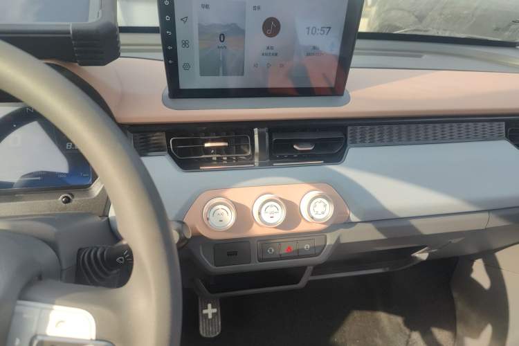 Used Chery QQ Ice Cream 2025 205km Qi Energy Version Audio And AC Panel