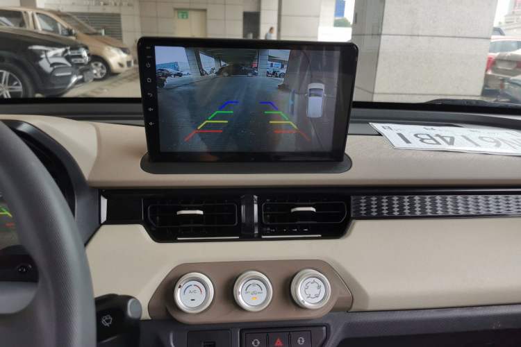 Used Chery QQ Ice Cream 2025 Model 205km Sundae Edition Audio And AC Panel