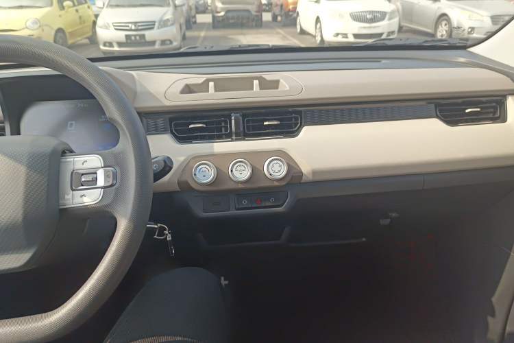 Used Chery QQ Ice Cream 2025 155km Sundae Edition Audio And AC Panel