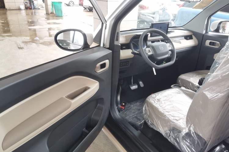 Used Chery QQ Ice Cream 2025 Model 205km Sundae Edition Driver Seat