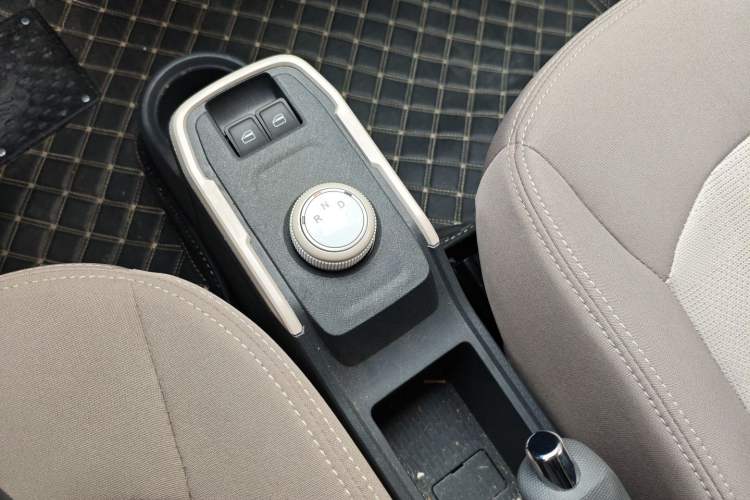 Used Chery QQ Ice Cream 2025 155km Sundae Edition Gear Lever