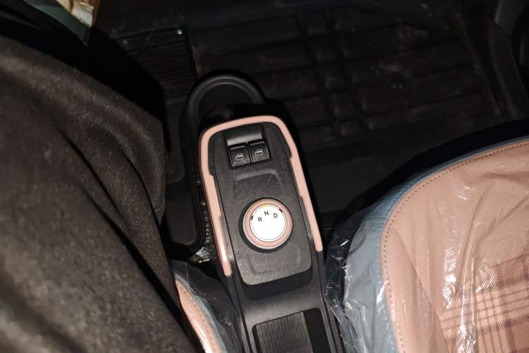 Used Chery QQ Ice Cream 2025 155km Sundae Edition Gear Lever