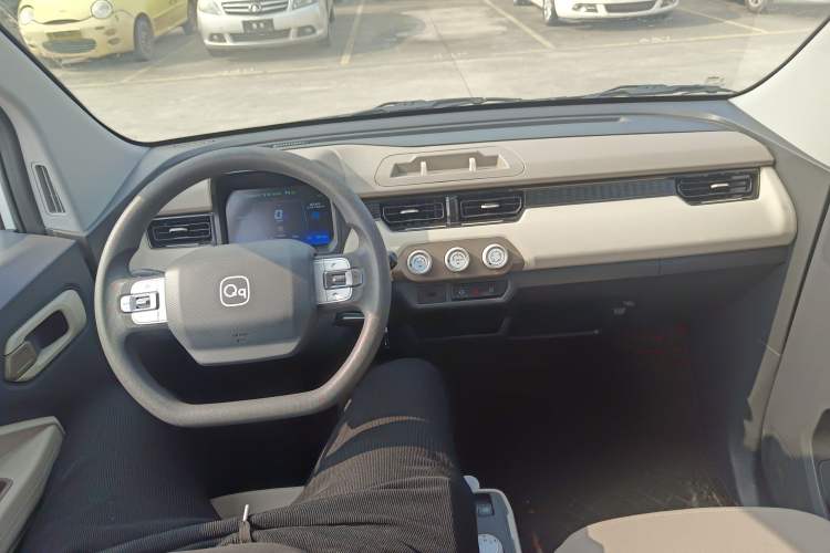 Used Chery QQ Ice Cream 2025 155km Sundae Edition Interior 2