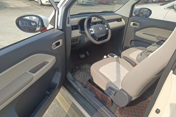 Used Chery QQ Ice Cream 2025 155km Sundae Edition Interior 3