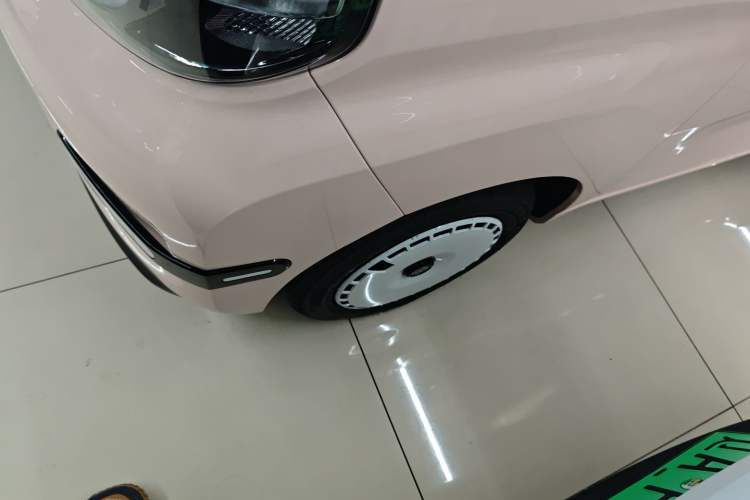 Used Chery QQ Ice Cream 2025 155km Sundae Edition Left Front Wheel Hub