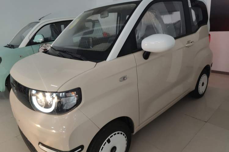 Used Chery QQ Ice Cream 2025 205km Qi Energy Version Left Side