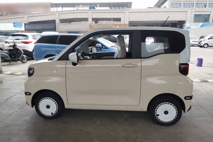 Used Chery QQ Ice Cream 2025 Model 205km Sundae Edition Left Side