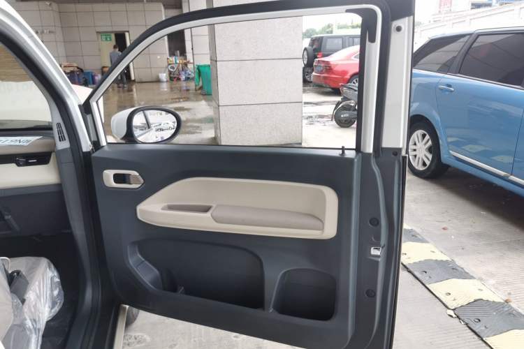 Used Chery QQ Ice Cream 2025 Model 205km Sundae Edition Right Front Door Interior