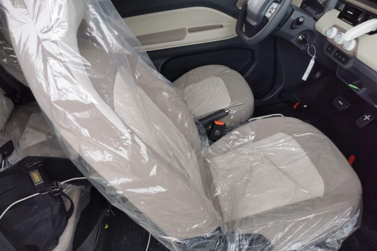 Used Chery QQ Ice Cream 2025 Model 205km Sundae Edition Right Front Seat