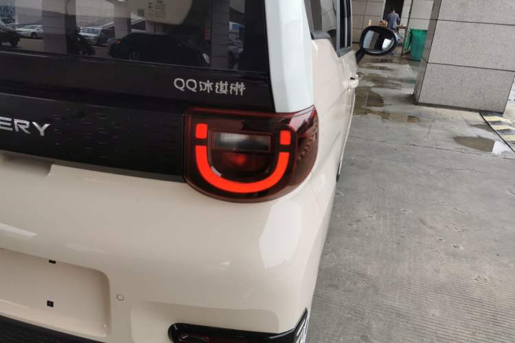 Used Chery QQ Ice Cream 2025 Model 205km Sundae Edition Right Rear Taillight