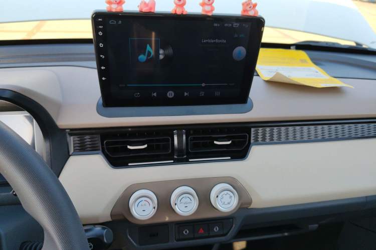 Used Chery QQ Ice Cream 2025 205km Qi Energy Version Audio And AC Panel
