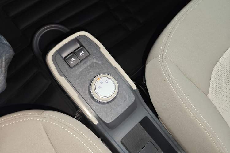 Used Chery QQ Ice Cream 2025 155km Sundae Edition Gear Lever