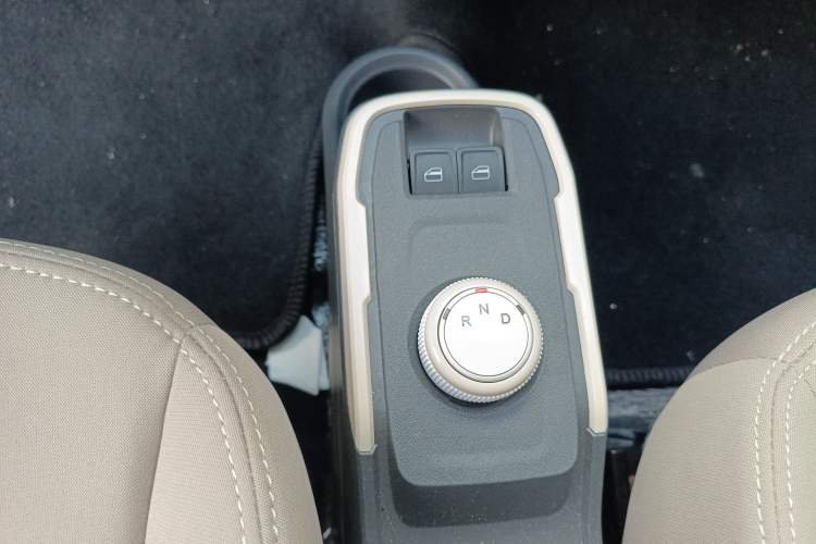 Used Chery QQ Ice Cream 2025 155km Sundae Edition Gear Lever