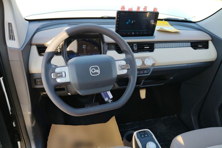 Used Chery QQ Ice Cream 2025 205km Qi Energy Version Interior 2