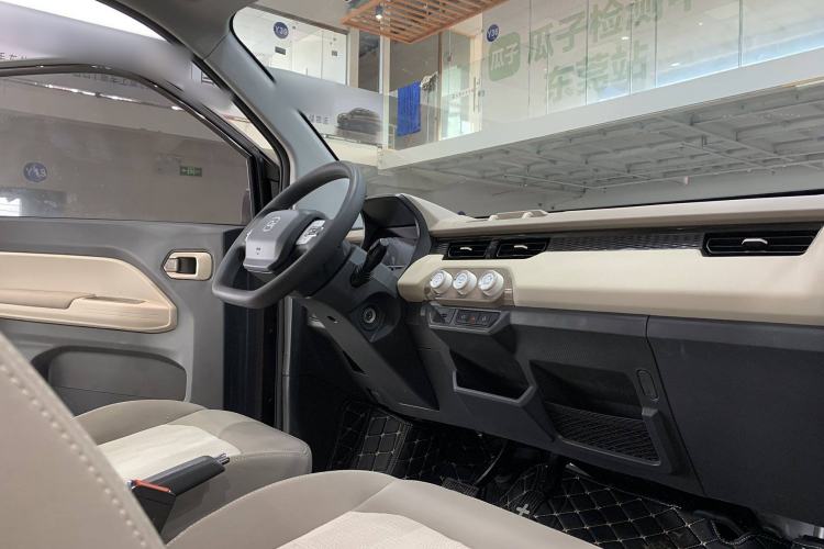 Used Chery QQ Ice Cream 2025 155km Sundae Edition Interior 2