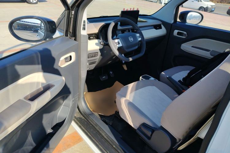 Used Chery QQ Ice Cream 2025 205km Qi Energy Version Interior 3
