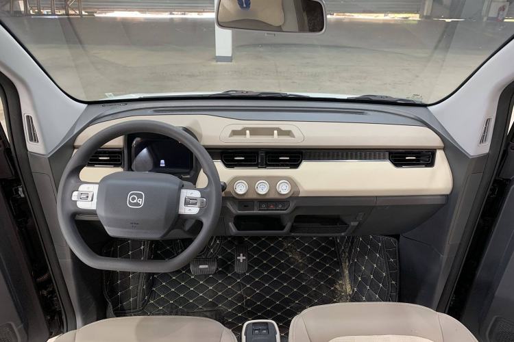 Used Chery QQ Ice Cream 2025 155km Sundae Edition Interior 4