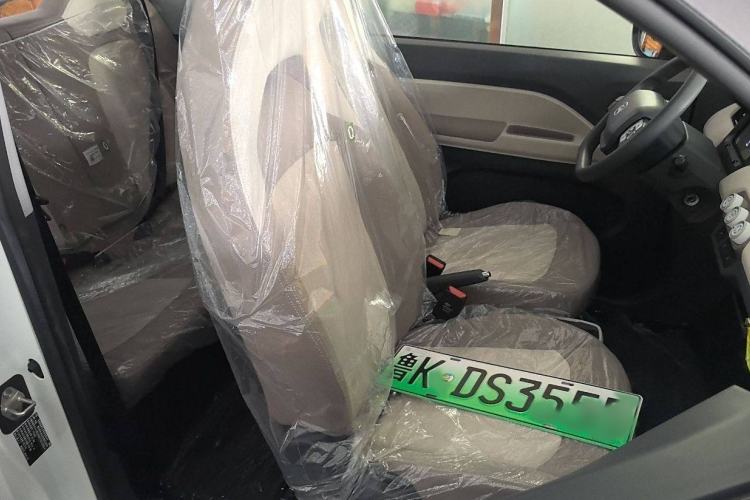 Used Chery QQ Ice Cream 2025 155km Sundae Edition Interior 6