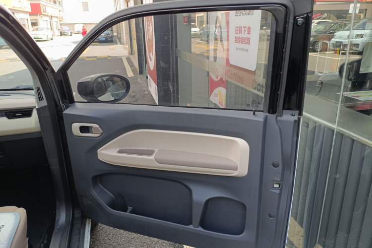 Used Chery QQ Ice Cream 2025 155km Sundae Edition Interior 6