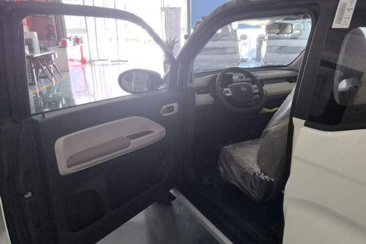 Used Chery QQ Ice Cream 2025 155km Sundae Edition Interior 7