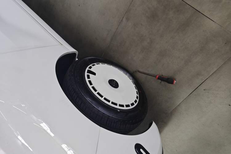 Used Chery QQ Ice Cream 2025 155km Sundae Edition Left Front Wheel Hub