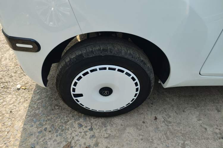 Used Chery QQ Ice Cream 2025 155km Sundae Edition Right Rear Wheel Hub