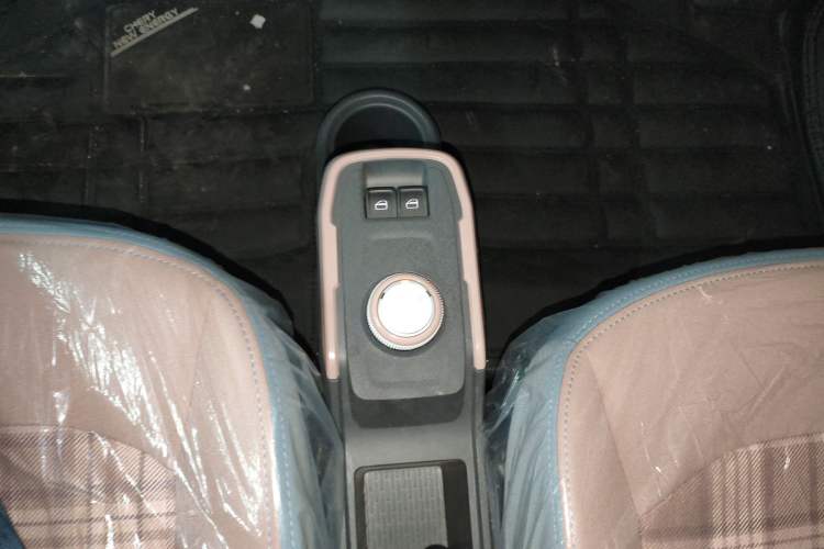 Used Chery QQ Ice Cream 2025 155km Sundae Edition Gear Lever